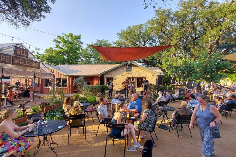 12 Best Outdoor Restaurants in Austin