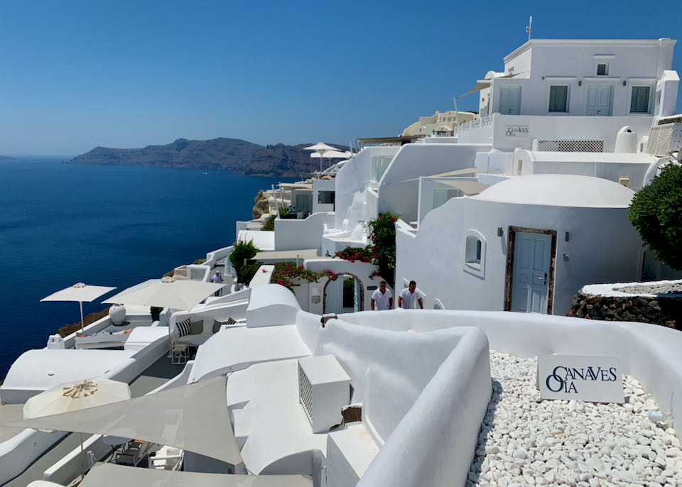 CANAVES HOTEL in Santorini - Review with Photos & Map