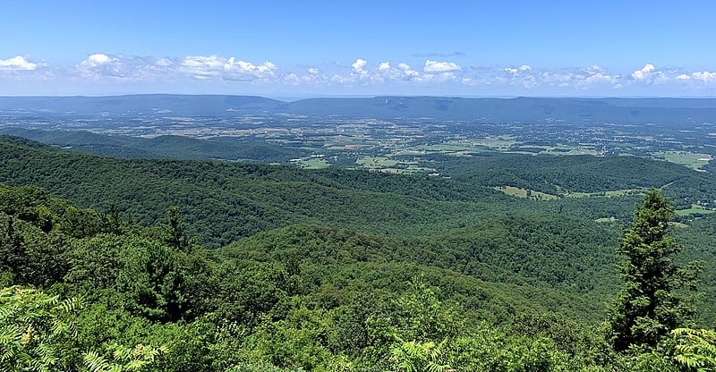File:Stony Man Mountain Overlook 2.jpg