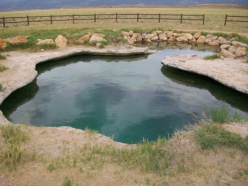 File:Meadow Hot Springs dyeclan.com - panoramio.jpg