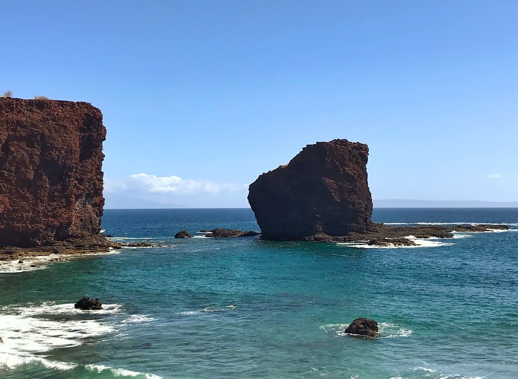 Pu'u Pehe (the “Sweetheart Rock”) - Lana'i | Kirk K | Flickr