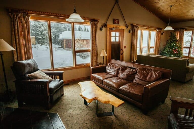 Unlock the Ultimate Ski Getaway: The Best Cabins in Colorado 