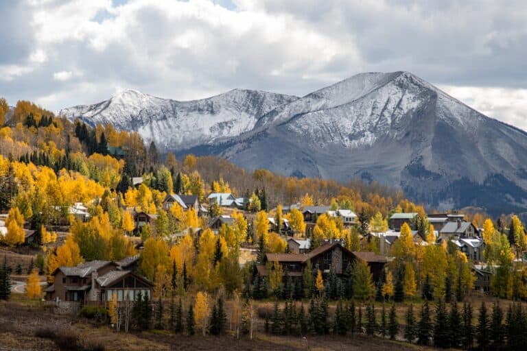 Discover the Hidden Gems of the Rockies: The Best Charming Small Towns in Colorado 